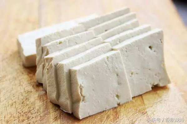 豆腐這樣做色香味會上升10倍，簡單又好吃做過一次就會每天都想吃到!!