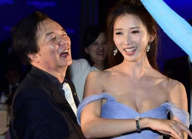 為何44歲林志玲至今未婚？看完她的跳舞照，網友：我也不敢娶