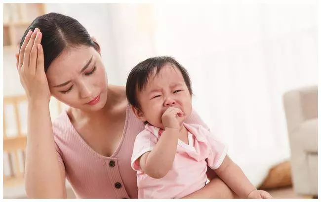 我生三女兒，婆婆2年不看孩子一眼，臨終前婆婆的話，我無地自容