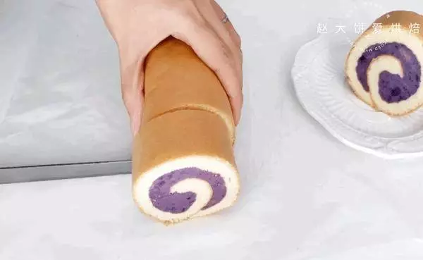 椰香紫薯蛋糕卷，好看又好吃，分享做出漂亮蛋糕卷的技巧