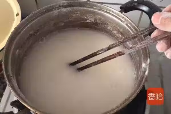 /www/bananadaily.net/web/images/image/2166/21667576.avif