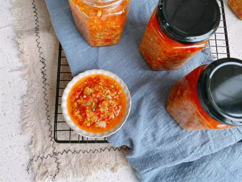   自製蒜蓉辣椒醬，掌握3點耐保存拌啥都香