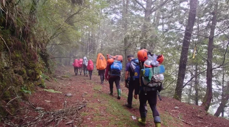 【新聞】南投郡大林道女山友如廁跌落山 頭部重創死亡