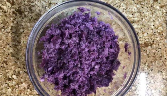 椰蓉紫薯球，簡單易做，香甜軟糯，家人喜歡！