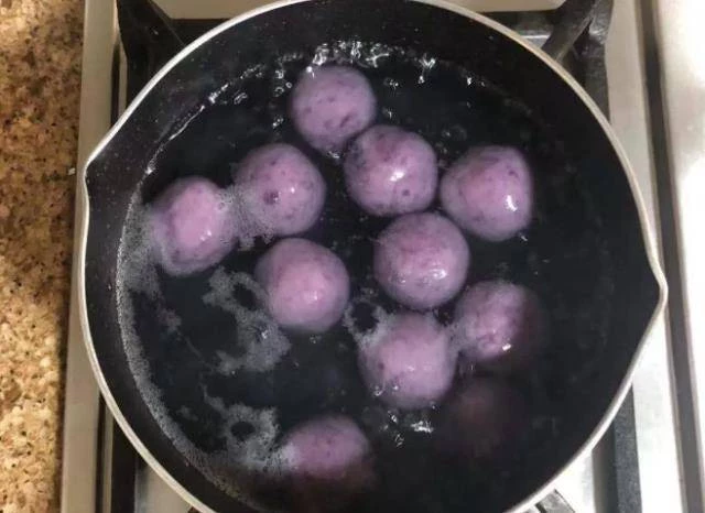 椰蓉紫薯球，簡單易做，香甜軟糯，家人喜歡！