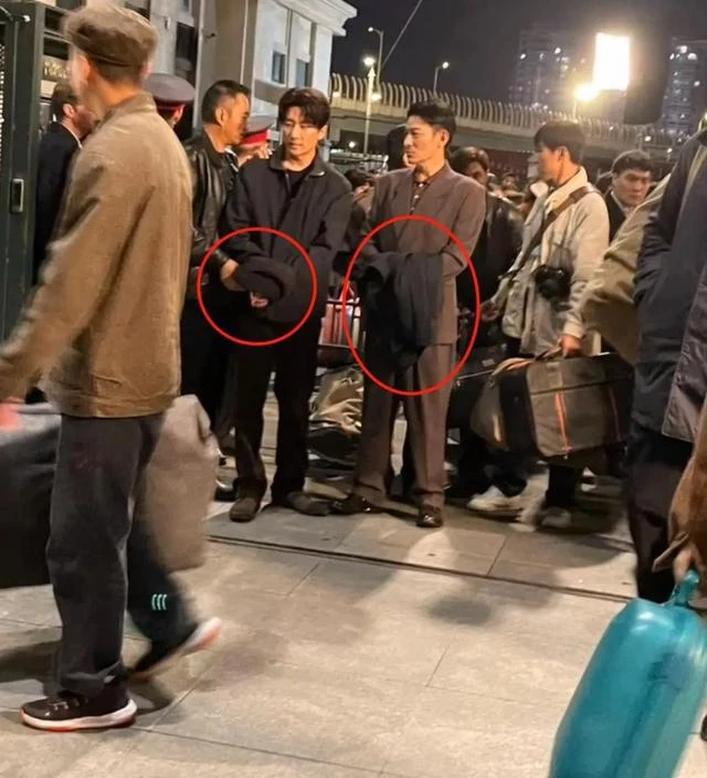 劉德華在哈爾濱拍戲：聘用兩個替身，深夜在街頭燒香拜神