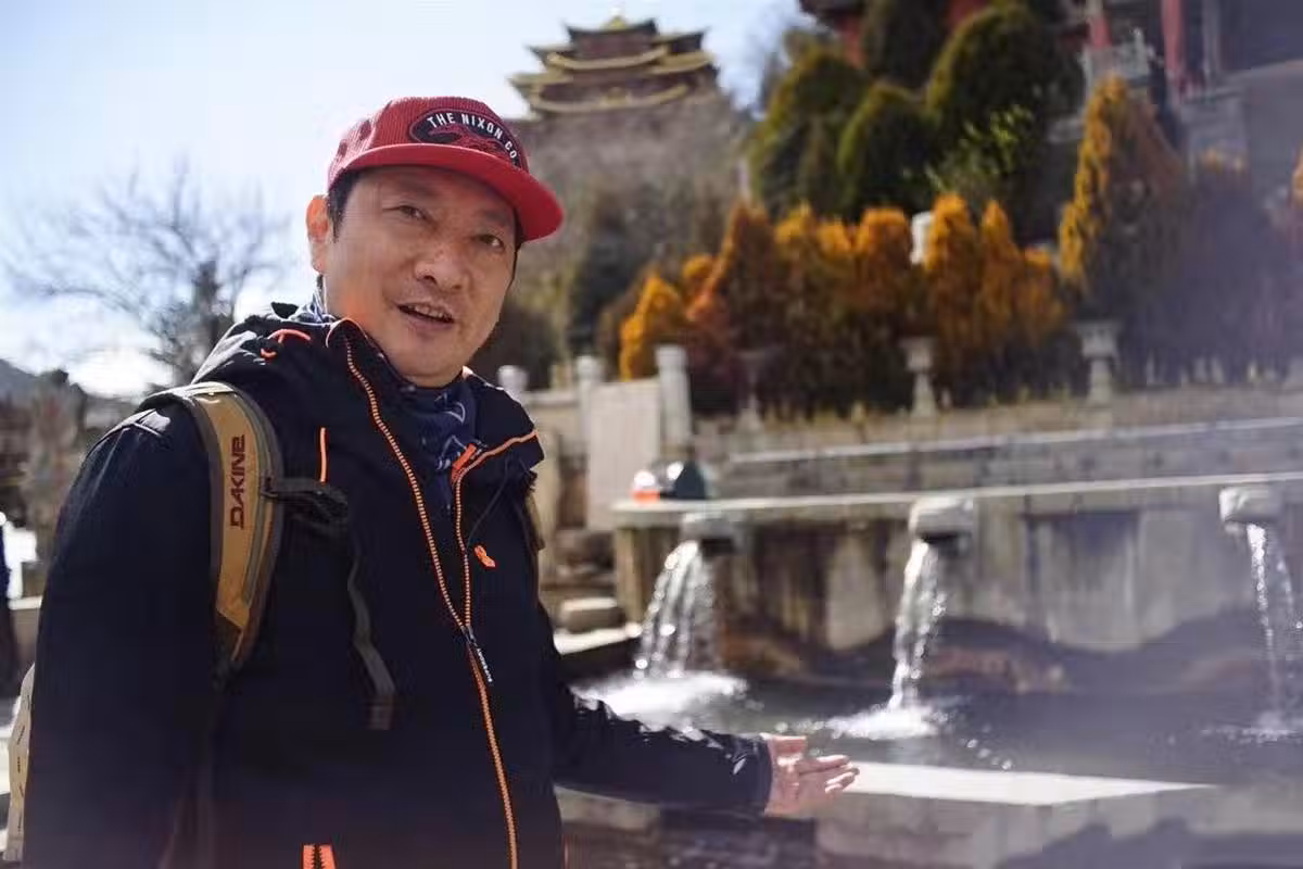 恭喜!55歲九孔「老來得女」,曬孩子溫馨合照,任賢齊送88萬紅包祝賀,父愛滿滿淚「沒想到能再當爸爸」:聽到哭聲我就哭了
