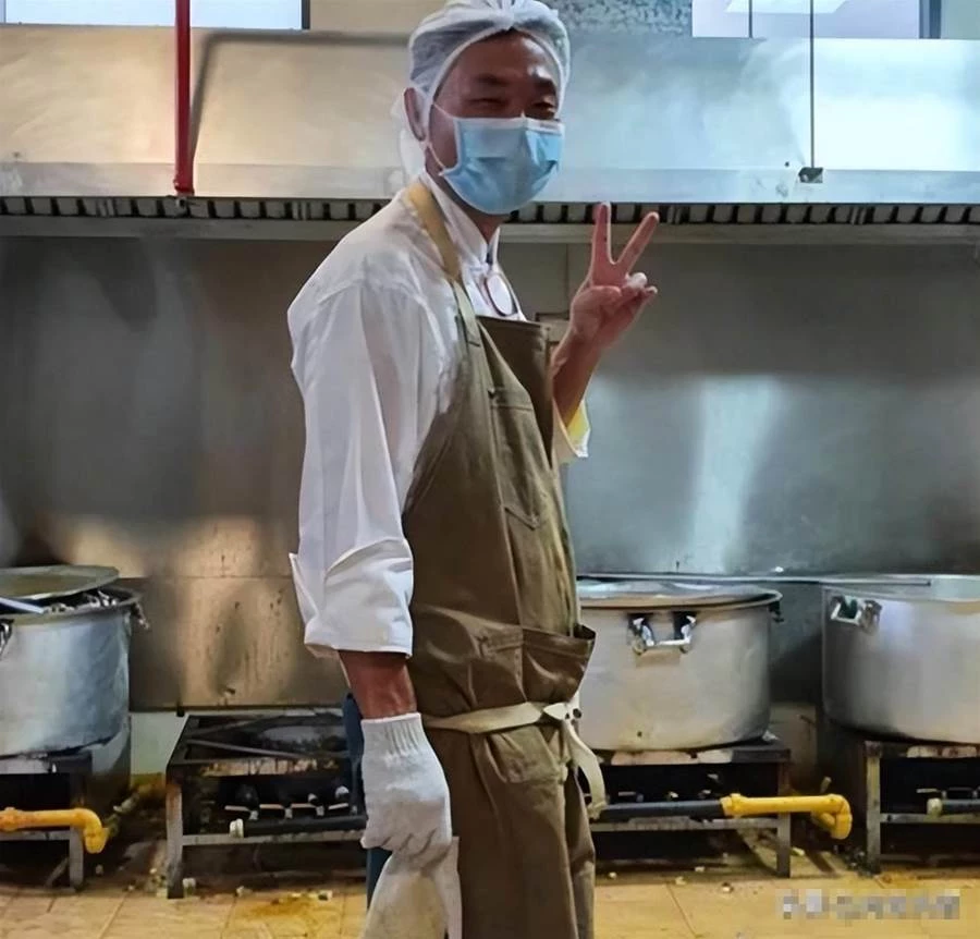 中國打工者：我在新加坡當廚師9年，一周只工作30小時，年薪60萬