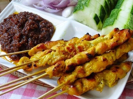 教你自製Satay Ayam，只需要一個烤箱就搞定！附沙爹醬的做法不用去夜市也吃得到