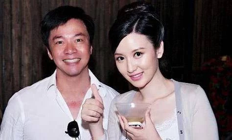 他和新林如相戀八年，轉頭和林心如的閨蜜在一起，如今情況讓人唏噓