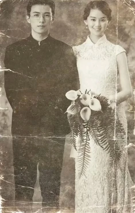 結婚一甲子依舊相守，他曬「祖父母60年前婚紗照」顏值超高　對比如今「自然歲月痕跡」網：超會保養 