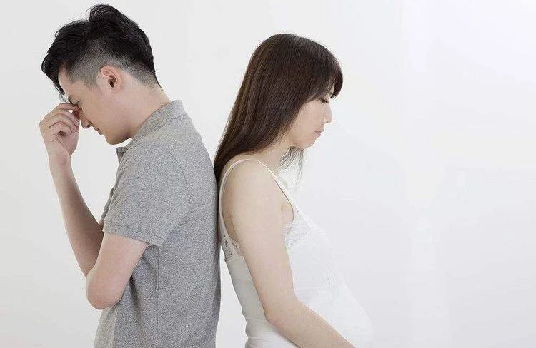 打工三年丈夫回家！夫妻如膠似漆勝新婚 某天晚上「打開衛生間的門」妻子含淚報警！