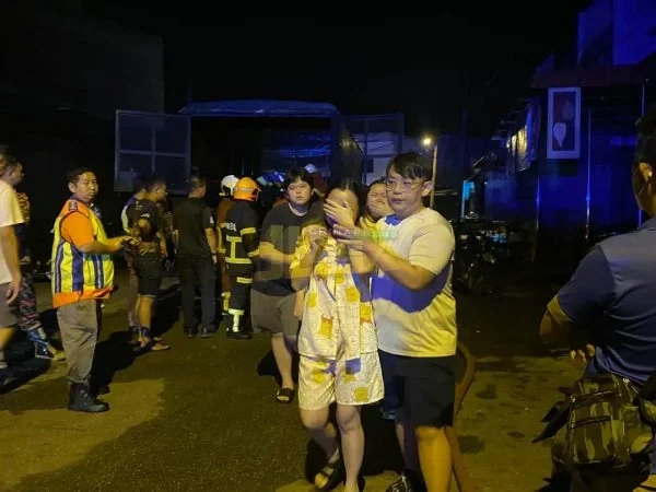 吉中高打市區大火 9店屋被燒 一家3口葬身火海